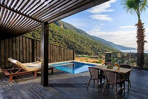 Manaspark Deluxe Hotel