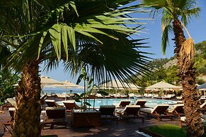 Manaspark Deluxe Hotel