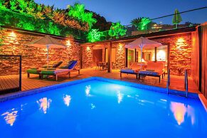 Manaspark Deluxe Hotel