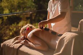 Manaspark Deluxe Hotel