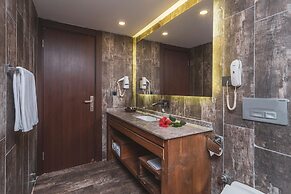 Manaspark Deluxe Hotel