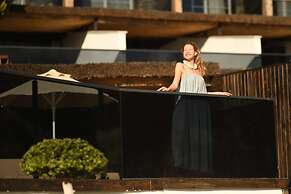 Manaspark Deluxe Hotel