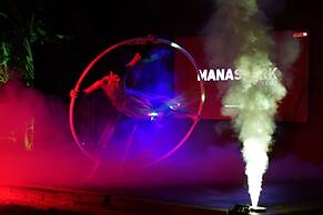 Manaspark Deluxe Hotel