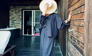 Manaspark Deluxe Hotel