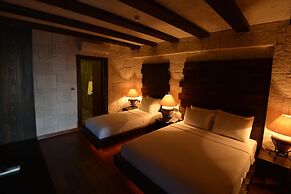 Manaspark Deluxe Hotel