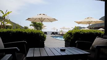 Manaspark Deluxe Hotel