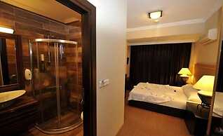 Manaspark Deluxe Hotel
