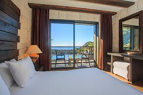 Manaspark Deluxe Hotel