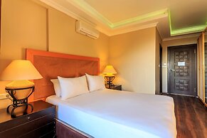 Manaspark Deluxe Hotel