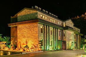 Manaspark Deluxe Hotel