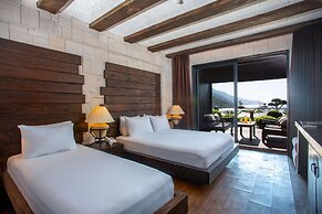 Manaspark Deluxe Hotel