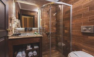 Manaspark Deluxe Hotel