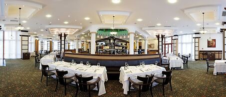 Emerald Beach Resort & SPA