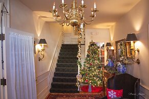 Inn at Lincoln Square