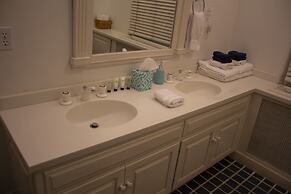 Inn at Lincoln Square