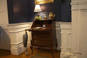 Inn at Lincoln Square