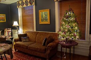 Inn at Lincoln Square