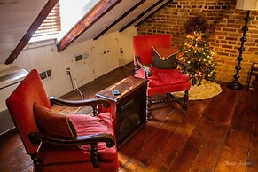 Inn at Lincoln Square