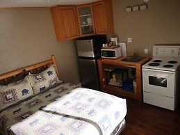 Overlook Inn & Cabins