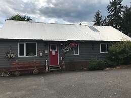 Overlook Inn & Cabins