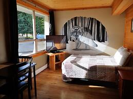 Overlook Inn & Cabins