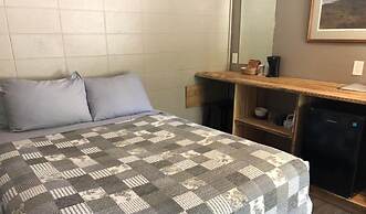 Overlook Inn & Cabins