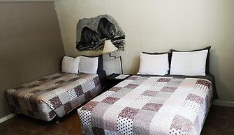 Overlook Inn & Cabins