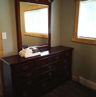 Overlook Inn & Cabins