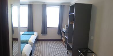 Oyster Fleet Hotel