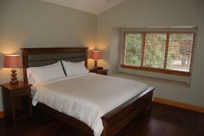 Mayne Island Resort