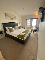 Mayne Island Resort