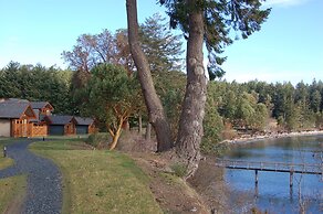 Mayne Island Resort