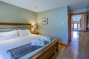 Mayne Island Resort