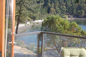 Mayne Island Resort