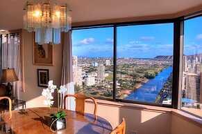 Hawaiian Monarch by Hawaii Ocean Club