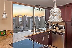 Hawaiian Monarch by Hawaii Ocean Club