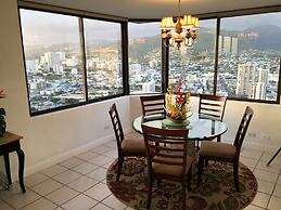 Hawaiian Monarch by Hawaii Ocean Club