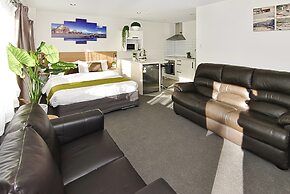 Newlands Court Motel