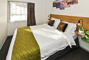 Newlands Court Motel