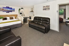 Newlands Court Motel