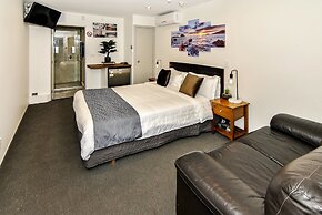 Newlands Court Motel