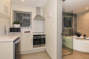 Newlands Court Motel