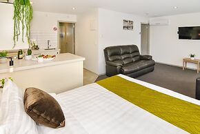 Newlands Court Motel