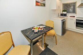 Newlands Court Motel