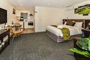 Newlands Court Motel