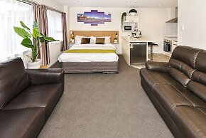 Newlands Court Motel