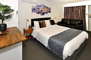 Newlands Court Motel