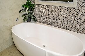 Newlands Court Motel