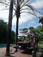 Buccaneers Backpackers