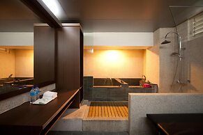 Champagne Hotel